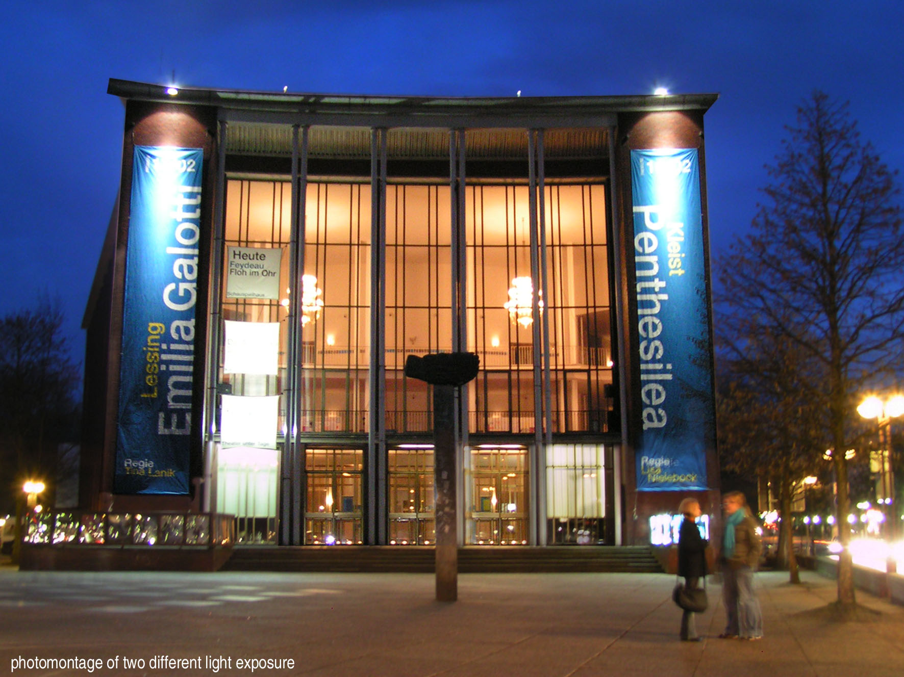 Der markante Eingangsbereich des Bochumer Stadttheaters // Quelle: Wikipedia