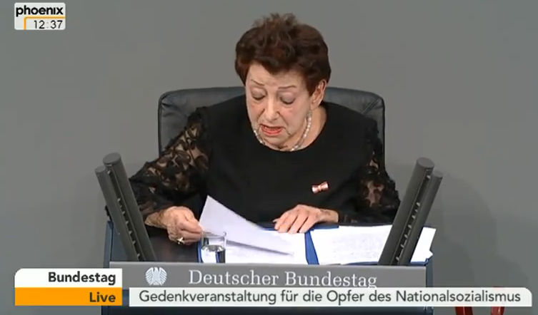 Inge Deutschkron bei ihrer Rede vor dem deutschen Bundestag. Screenshot: youtube/phoenix