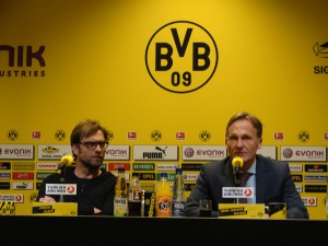 Was planen Jürgen Klopp und Aki Watzke aktuell mit dem Kader beim BVB? Foto: Robin Patzwaldt