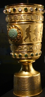 Der DFB-Pokal. Foto: Robin Patzwaldt