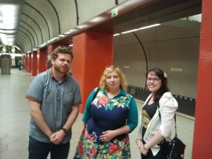 Benny, Kurtschina (Linke), Stephanie Kotalla (Piraten) und "Maxi" Pischel (FDP) im Hauptbahnhof