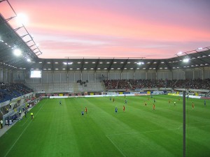 Die neue Bühne des 'Tigers', das kleine Stadion in Paderborn. Quelle: Wikipedia, Foto: Sunnysteffen, Lizenz: CC-BY-SA-3.0