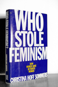 Das Buch "Who Stole Feminism?“ von Christina Sommers. Dies ist kein eBook. (Foto: privat)