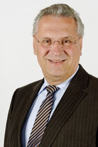 Will Kranke von der Gesellschaft separieren: Joachim Herrmann (CSU) (Foto: Gerd Seidel)