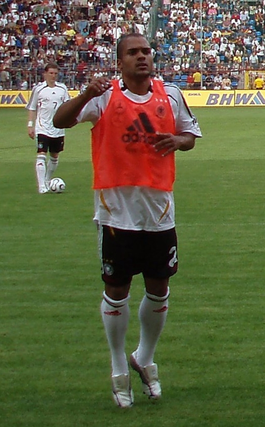 David Odonkor als Kicker. Quelle: Wikipedia, Foto:  Florian K., Lizenz: CC BY-SA 2.5