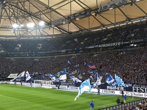 Im Stadion herrschte gestern sehr gute Stimmung 'auf Schalke'. Foto: Michael Kamps 