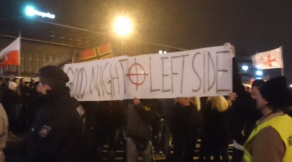 Transparent mit Keltenkreuz: Pegidademo in Duisburg am 1. Februar 2016. Bild: Korallenherz