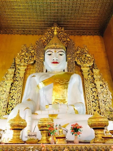 Buddhafigur Mandalay Hill (450x600)
