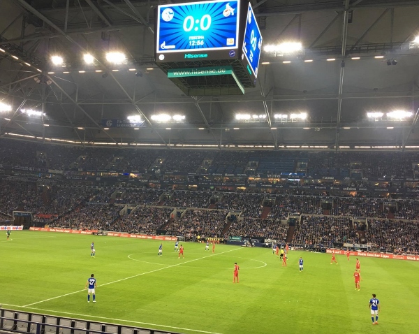 Beim Stand von 0:0 war die Welt auf Schalke noch halbwegs in Ordnung. Foto: Michael Kamps