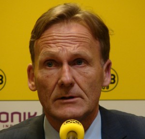 BVB-Geschäftsführer Hans-Joachim 'Aki' Watzke will Ausstiegsklauseln beim BVB zukünftig verhindern. Foto: Robin Patzwaldt