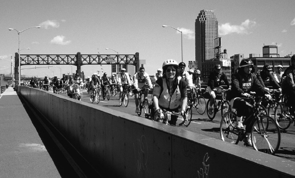 Borough Tour auf der Pulaski Bridge