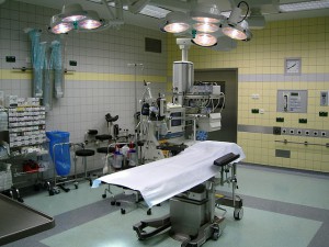 Operationssaal. Quelle Wikipedia; Foto: Luv; Lizenz: gemeinfrei