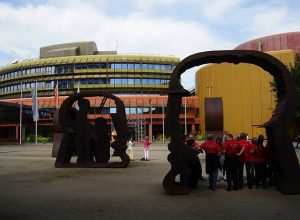 Das Sendezentrum des ZDF in Mainz. Quelle: Wikipedia Lizenz: gemeinfrei