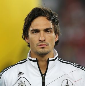 Mats Hummels kehrt am Freitag wohl zurück ins Team. Quelle: Wikipedia, Foto: Michael Kranewitter, Lizenz: CC-BY-3.0-at 