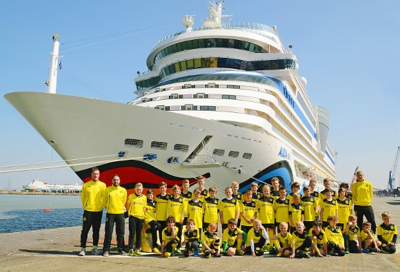 Junge Anhänger des 'Arbeiterclubs' Borussia Dortmund im Jahre 2014. Foto: BVB