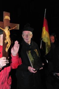 Imagevorteil für Duisburg: Pegida mit Freaks. Bild: XN