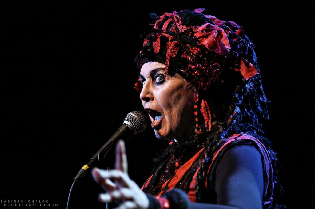 Lene Lovich bringt
