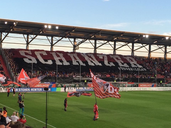 Das kleine Stadion in Ingolstadt. Foto: Daniel Jentsch