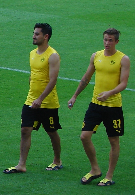 Ilkay Gündogan (li.) und Erik Durm bei der BVB-Saisoneröffnung am Samstag. Foto: Robin Patzwaldt