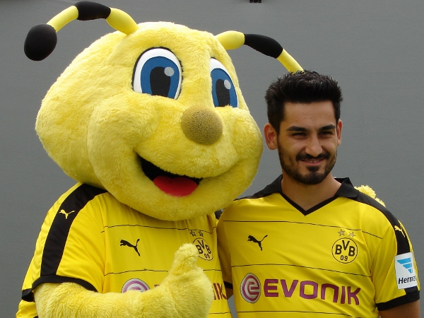 Morgen wird es wieder ernst für Ilkay Gündogan & Co.. Foto: Robin Patzwaldt