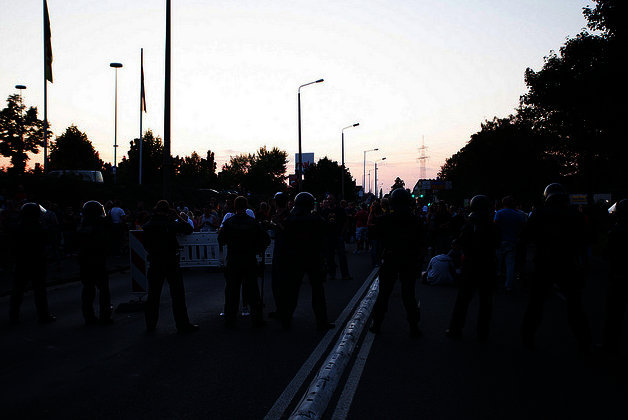 Heidenau: Der Mob ist in Pogromstimmung (Foto: Marcus Fischer)