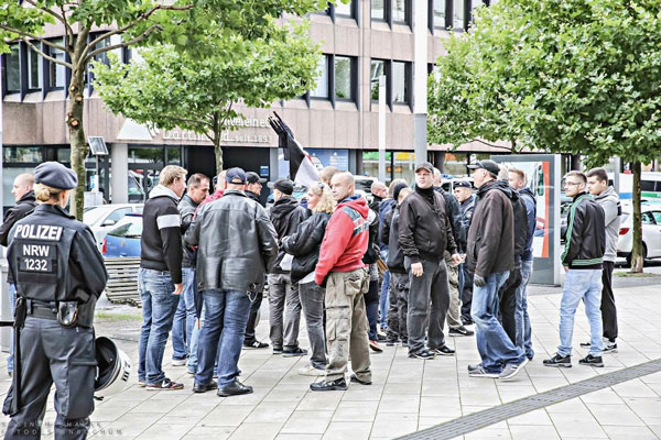 Nazidemo gegen Flüchtlinge Foto: Sabine Michalak
