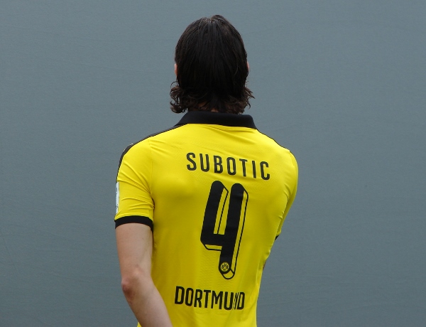 Neven Subotic steht beim BVB aktuell im Abseits. Foto: Robin Patzwaldt