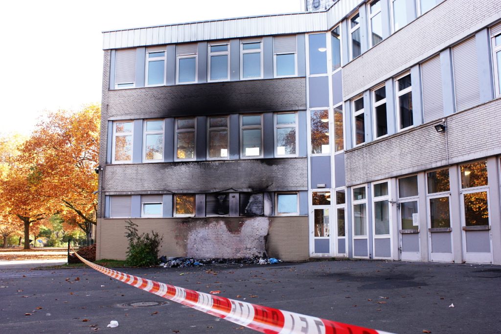 Hausfassade_Leibniz-Gymnasium_nach_Brand