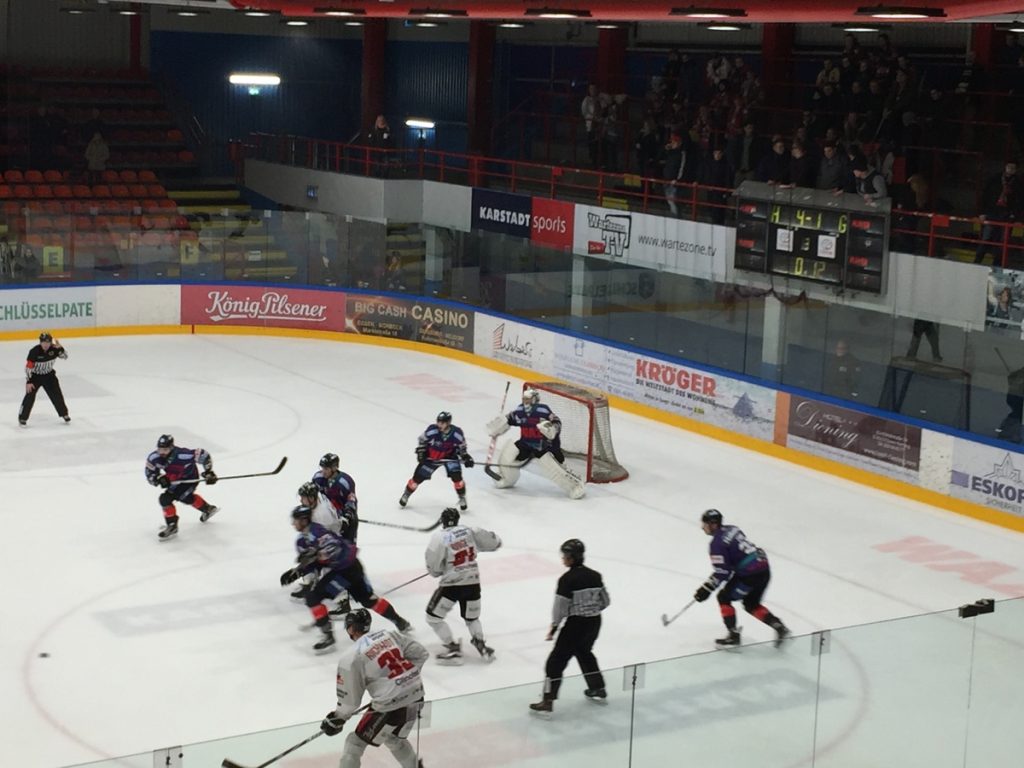 Justin Schrörs im Tor der Moskitos. Gegen die Hannover Scorpions erneut ein starker Rückhalt. (Foto: Simon Ilger)