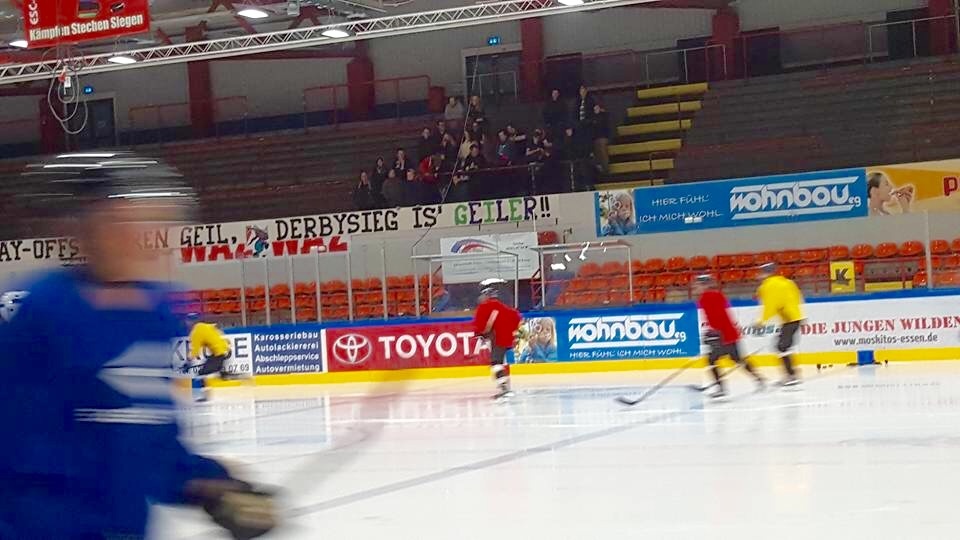 Die Moskitos beim Abschlusstraining vor dem Revierderby in Herne. (Foto: Zucky)