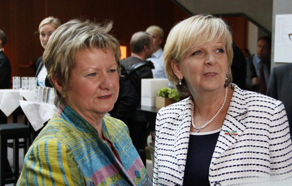 Sylvia Löhrmann und Hannelore Kraft Foto/Lizenz: Bild Copyright: Peter-Paul Weiler, berlin-event-foto.de 