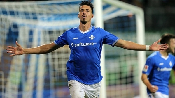 Berufsfußballer Sandro Wagner wünscht sich mehr Geld. Quelle: Wikipedia, Foto: Icetea 99, Lizenz: CC-BY-SA 4.0