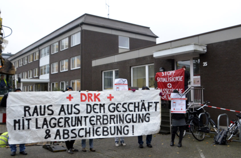 Protest vor den DRK Betreuungsdiensten in Münster
