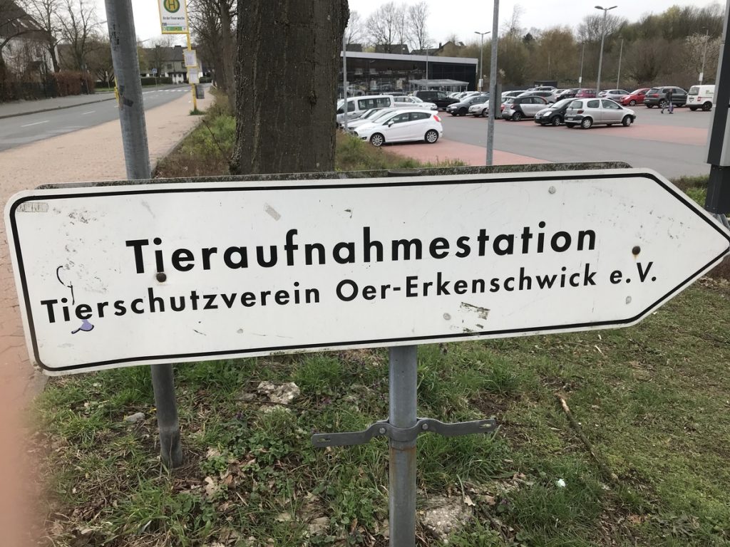 Da geht's lang - zum Tierschutzverein Oer-Erkenschwick!; Foto: Peter Ansmann