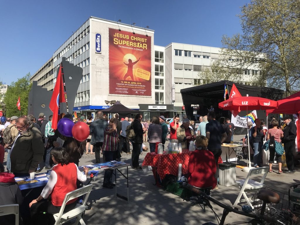 Duisburg, 20.04.2019: Der Ostermarsch lockt nach wir vor Menschen an; Foto: Peter Ansmann