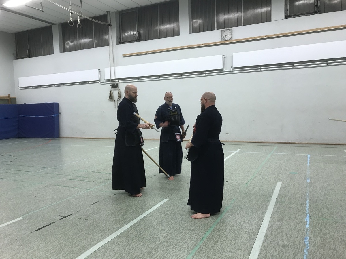 Patrick, Uwe, Dede: Sehr viele Jahre an Kendo-Erfahrung; Foto: Peter Ansmann