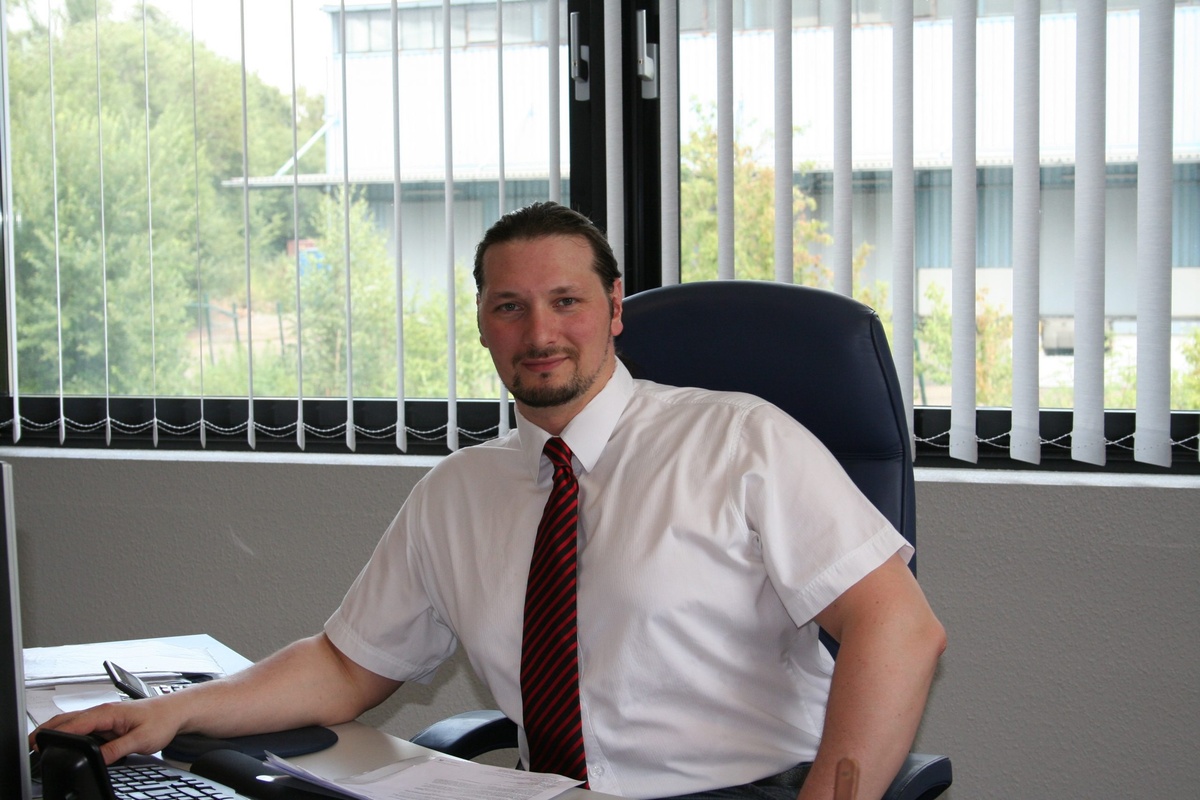 Markus Liedtke in seinem Büro in Dortmund; Foto: Century Martial Arts Europe