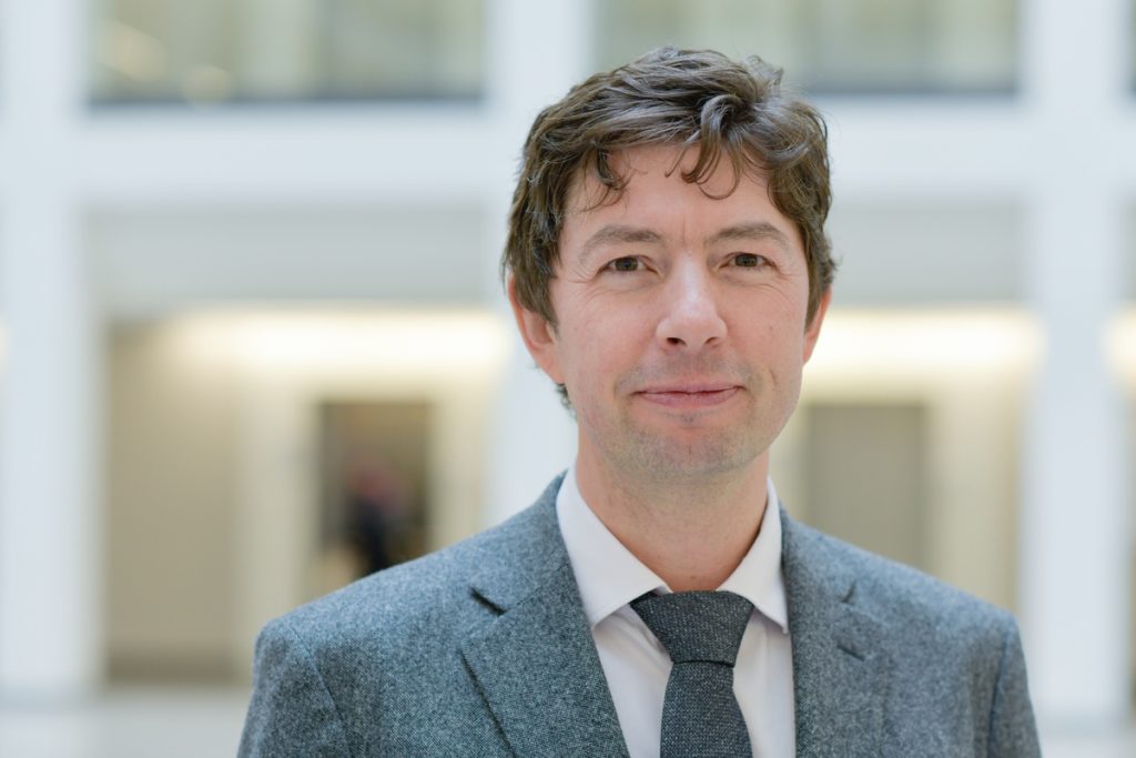 Prof. Christian Drosten, Direktor des Instituts für Virologie an der Charité; Foto: Charité / Wiebke Peitz