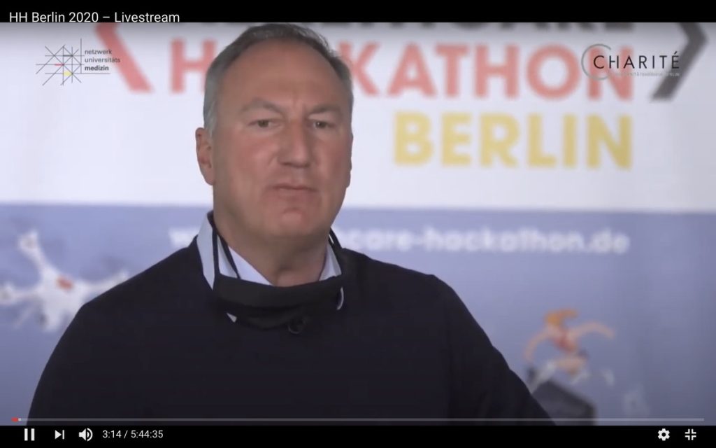 Moderator des Hackathons: Prof. Dr. Jörg Debatin; Screenshot YouTube