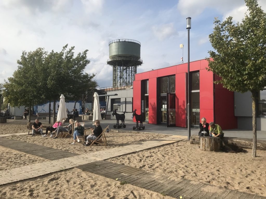 Das Restaurant "Ziegenpeter" im Rheinpark; Foto: Peter Ansmann