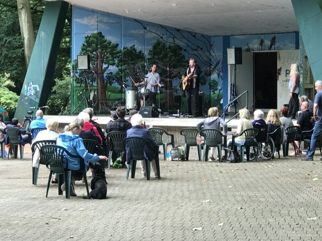 5. Juni 2020: Die Treuen Bergvagabunden spielten in Duisburg-Rheinausen; Foto: Peter Ansmann