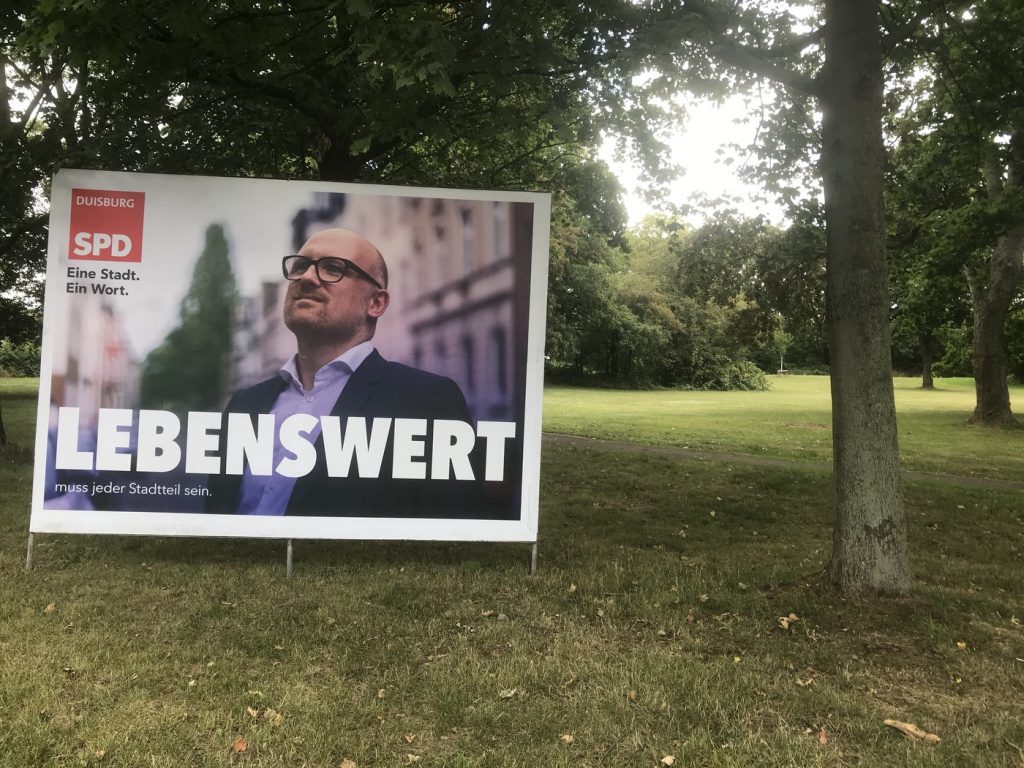 "Lebenswert" ist es eigentlich nur Stuttgart - oder so: Wahlwerbung für die SPD mit dem Bild des Oberbürgermeisters; Foto: Peter Ansmann