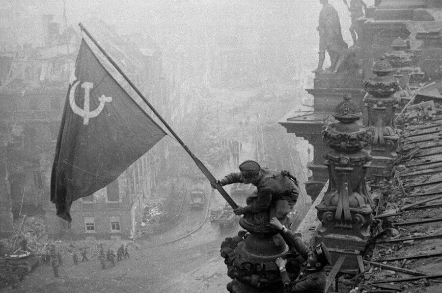 Der "Sturm auf Berlin" der Querdenker am 29. August 2020 war, im Vergleich zu dem der Roten Armee im Jahre 1945, eher ein Sturm im Wasserglas; Foto: Mil.ru / CC BY