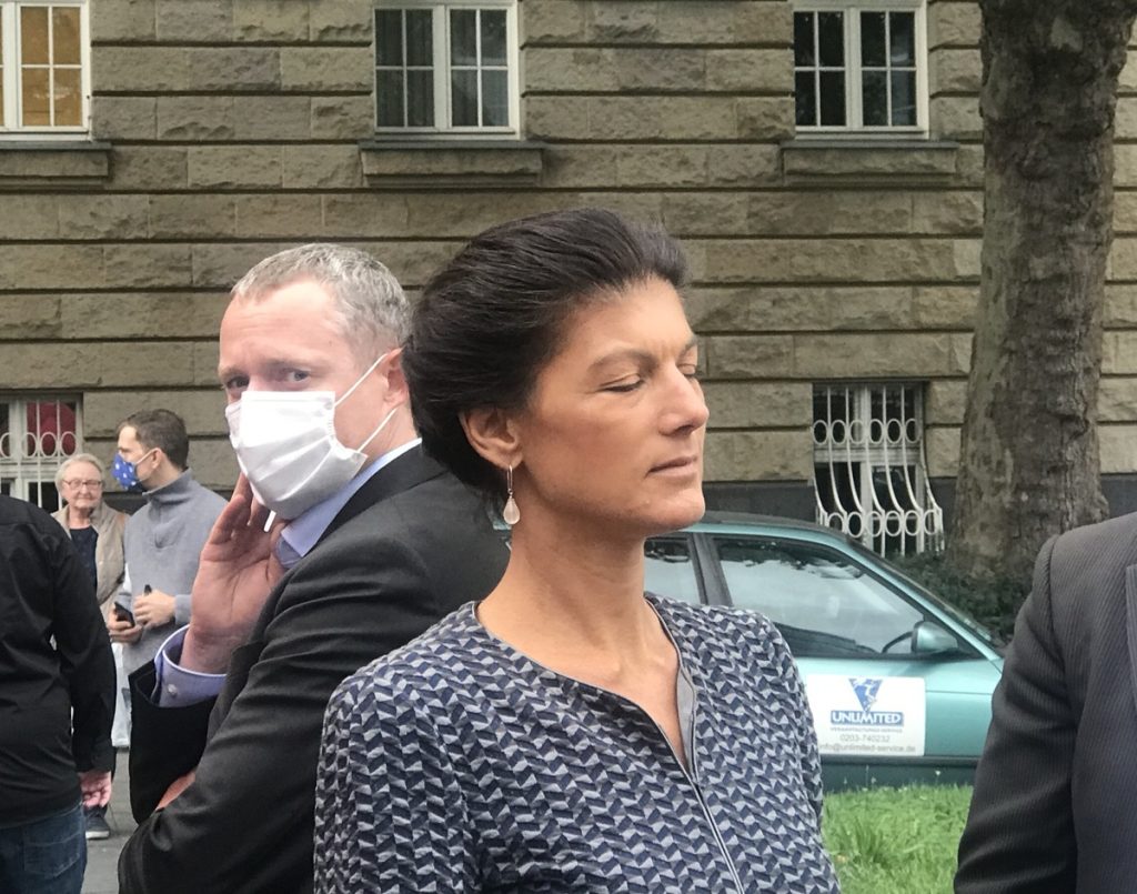 Ein kurzer Tagtraum vom Job als Sprecherin des Kremls? Sahra Wagenknecht im September 2020 in Duisburg; Foto: Peter Ansmann