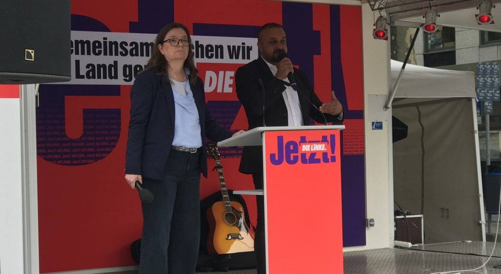 Mirze Edis von Die Linke Duisburg (rechts) im Bundestagswahlkampf 2021; Foto: Peter Ansmann