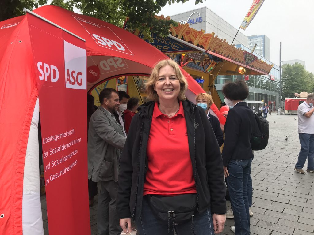 20201: Bärbel Bas im Wahlkampf in Duisburg; Foto: Peter Ansmann
