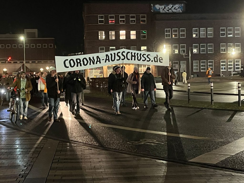 Extremismus pur: "Duisburg steht auf"; Foto: Peter Ansmann