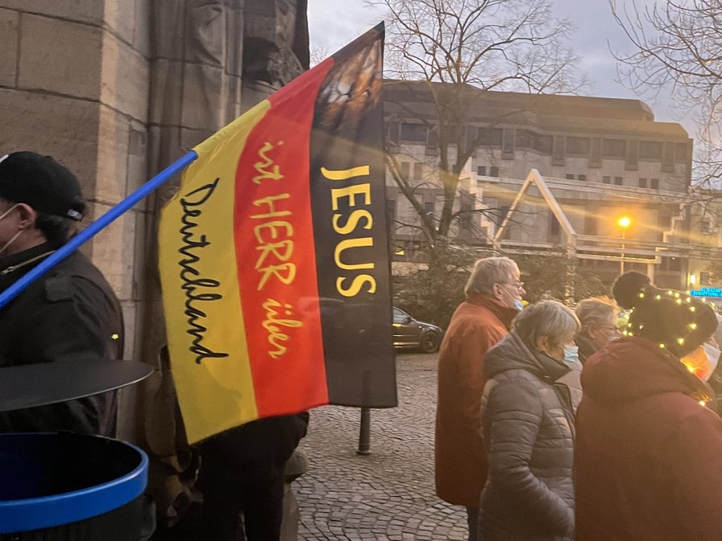 "Jesus der Herr über Deutschland" - Freakshow in Duisburg; Foto: Peter Ansmann