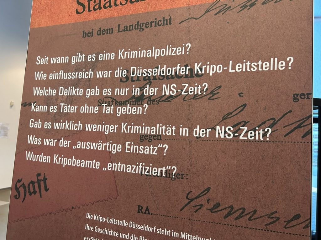 Die Schwerpunkte der Ausstellung "Die Kommissare"; Foto: Peter Ansmann