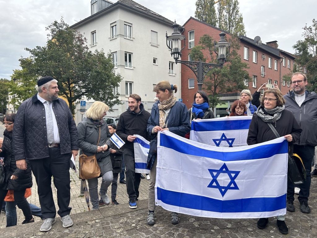 Pro-Israel-Demonstration am 18. Oktober 2023 in Duisburg; Foto: Peter Ansmann
